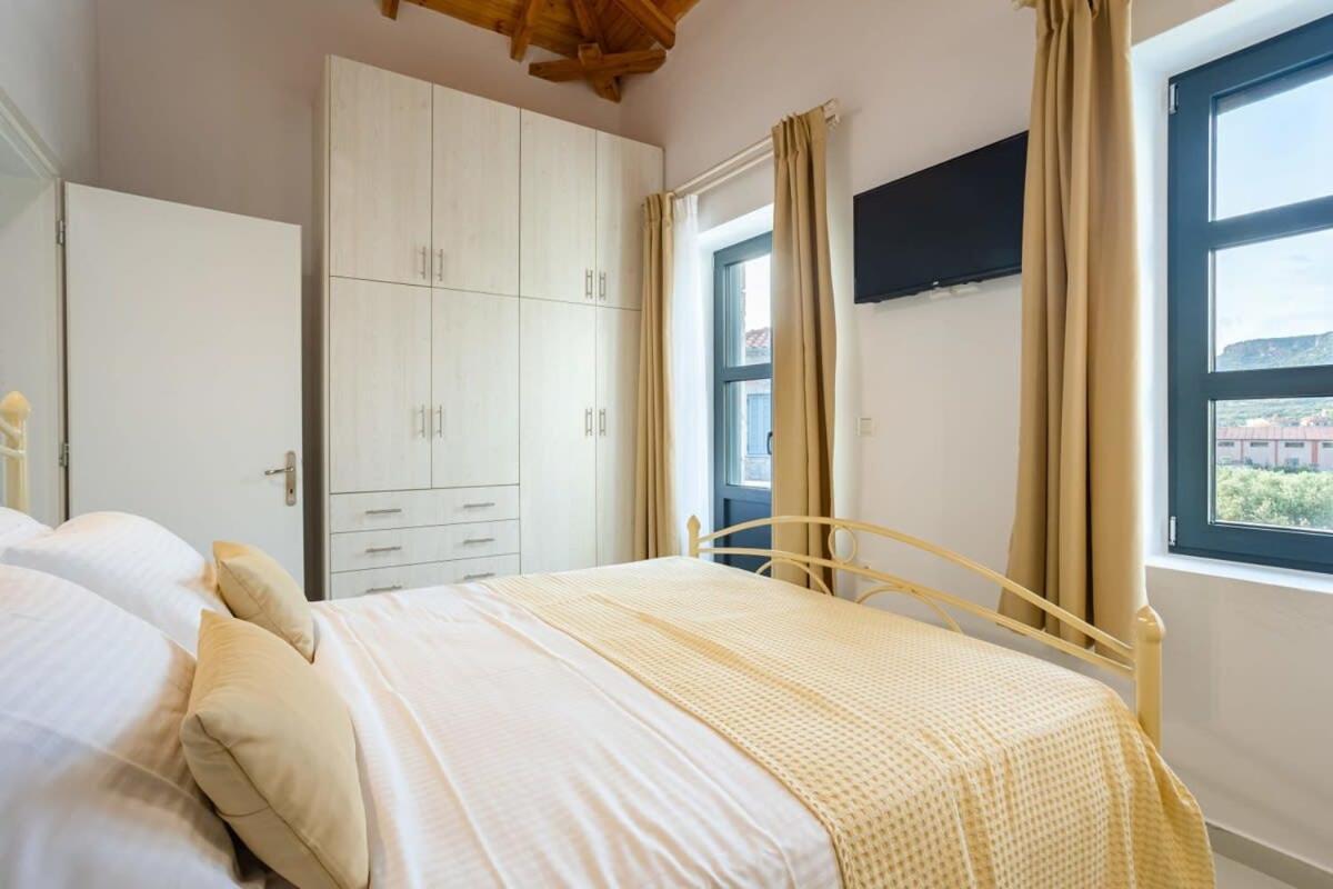 Mani Stone Built Home A Breath Away To The Sea Stoupa Exterior photo